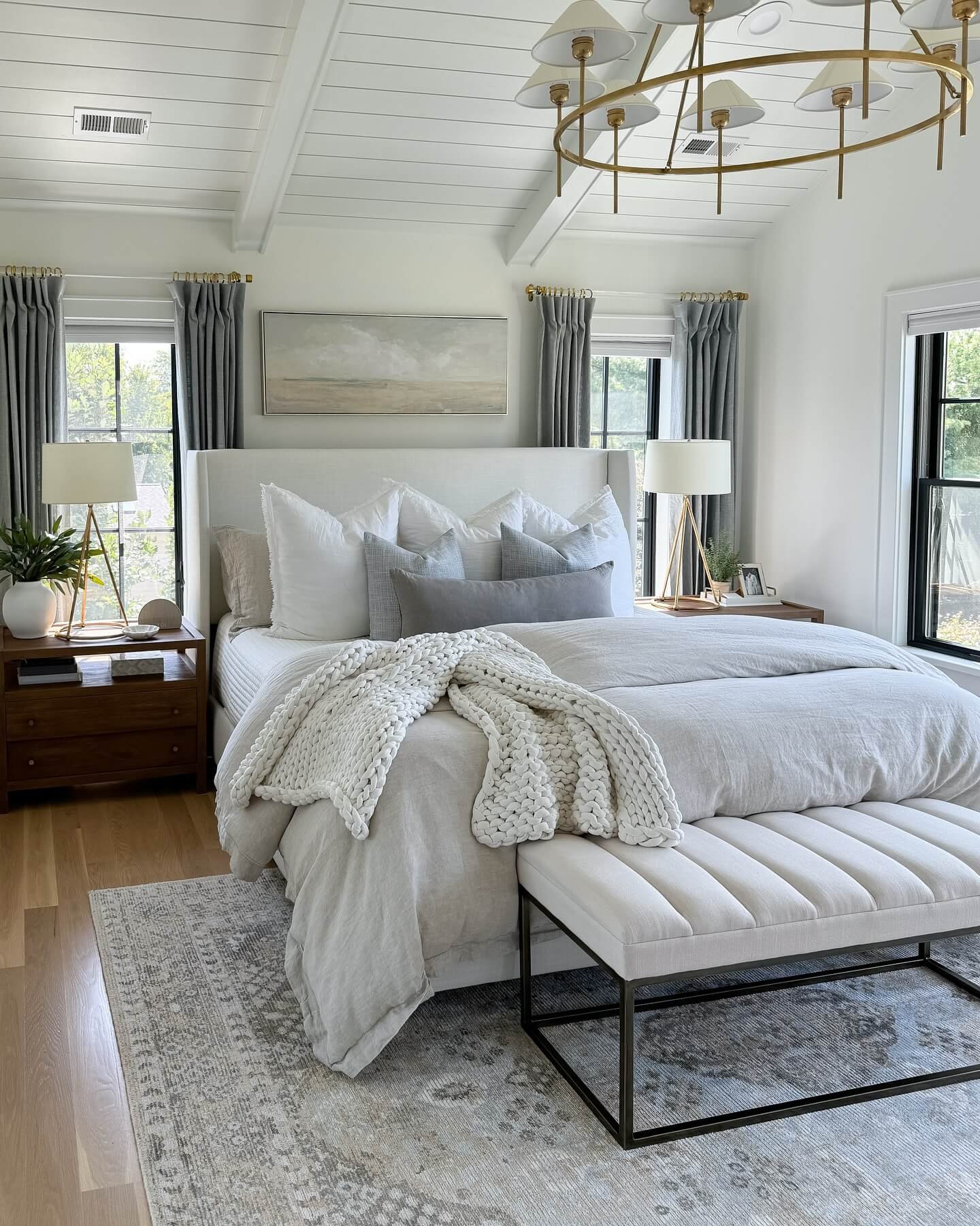 Cozy Lake House Retreat