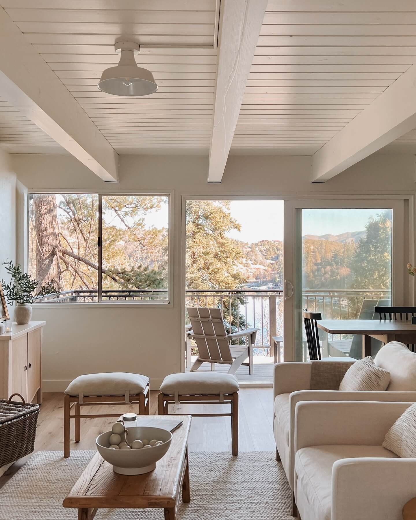 Inviting Lake House Ambiance