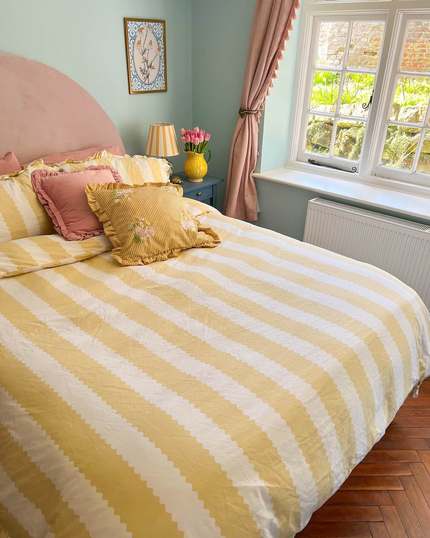 Cozy Yellow Farmhouse Vibes
