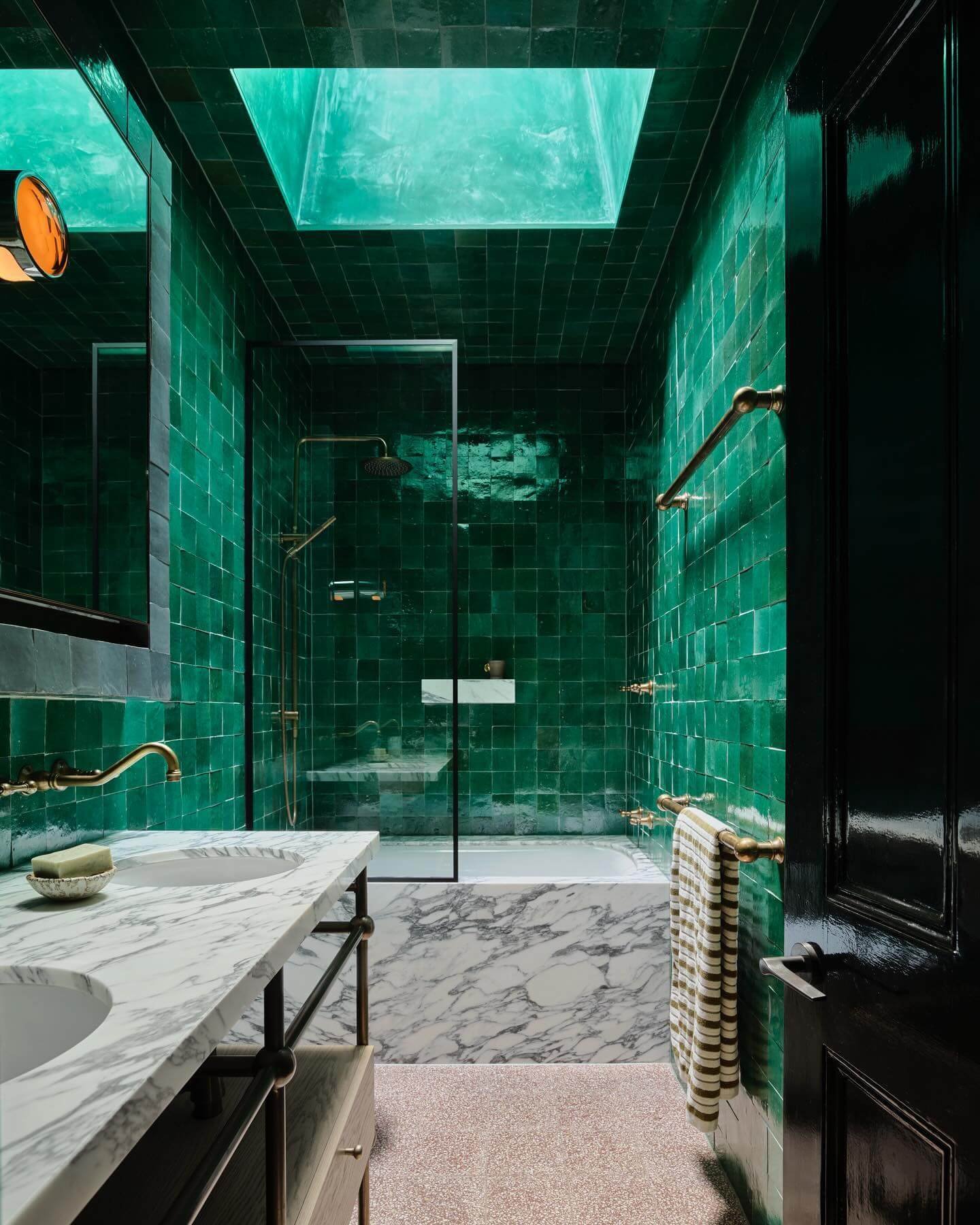 Emerald Green Tile Elegance